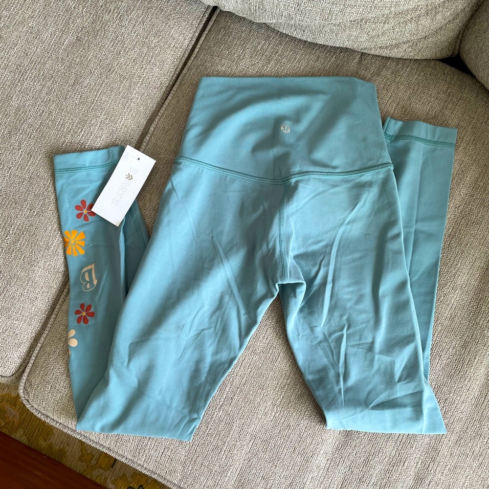 Lululemon Aligns 25”